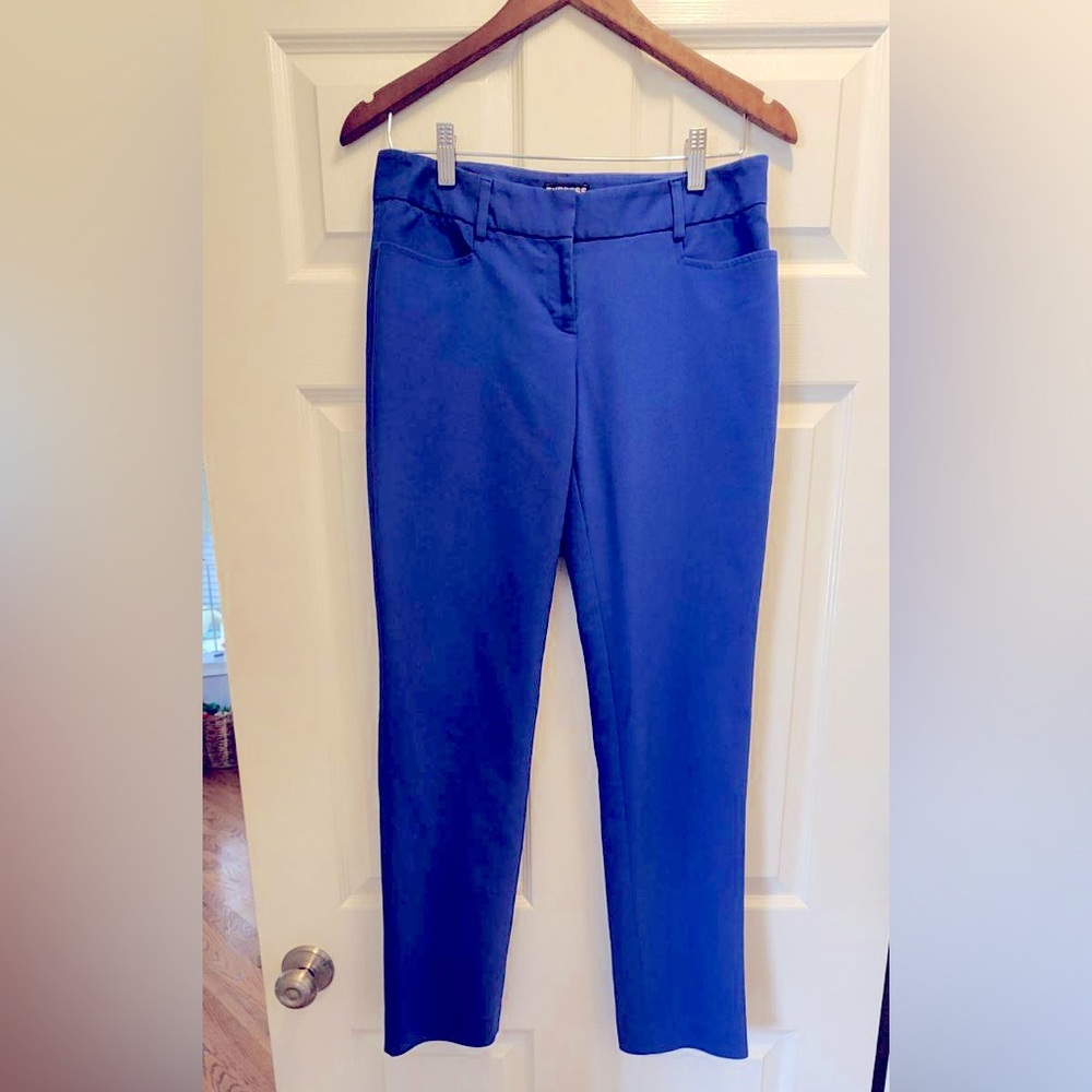 Express columnist, 4R, women’s bootcut work pants, royal blue. Good condition.